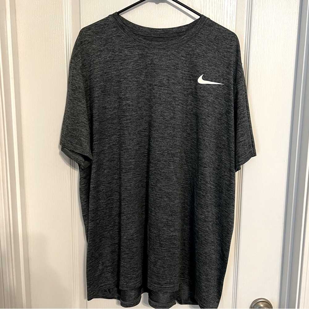 Men’s Nike Dri Fit T-shirt XXL “The Nike Tee” - perfect condition short sleeve